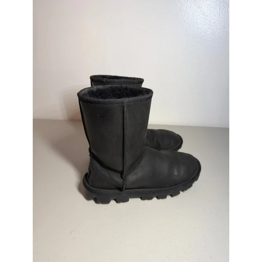 UGG Adirondack Boot II Black Leather Sheepskin Winter Snow Boots Womens 5
